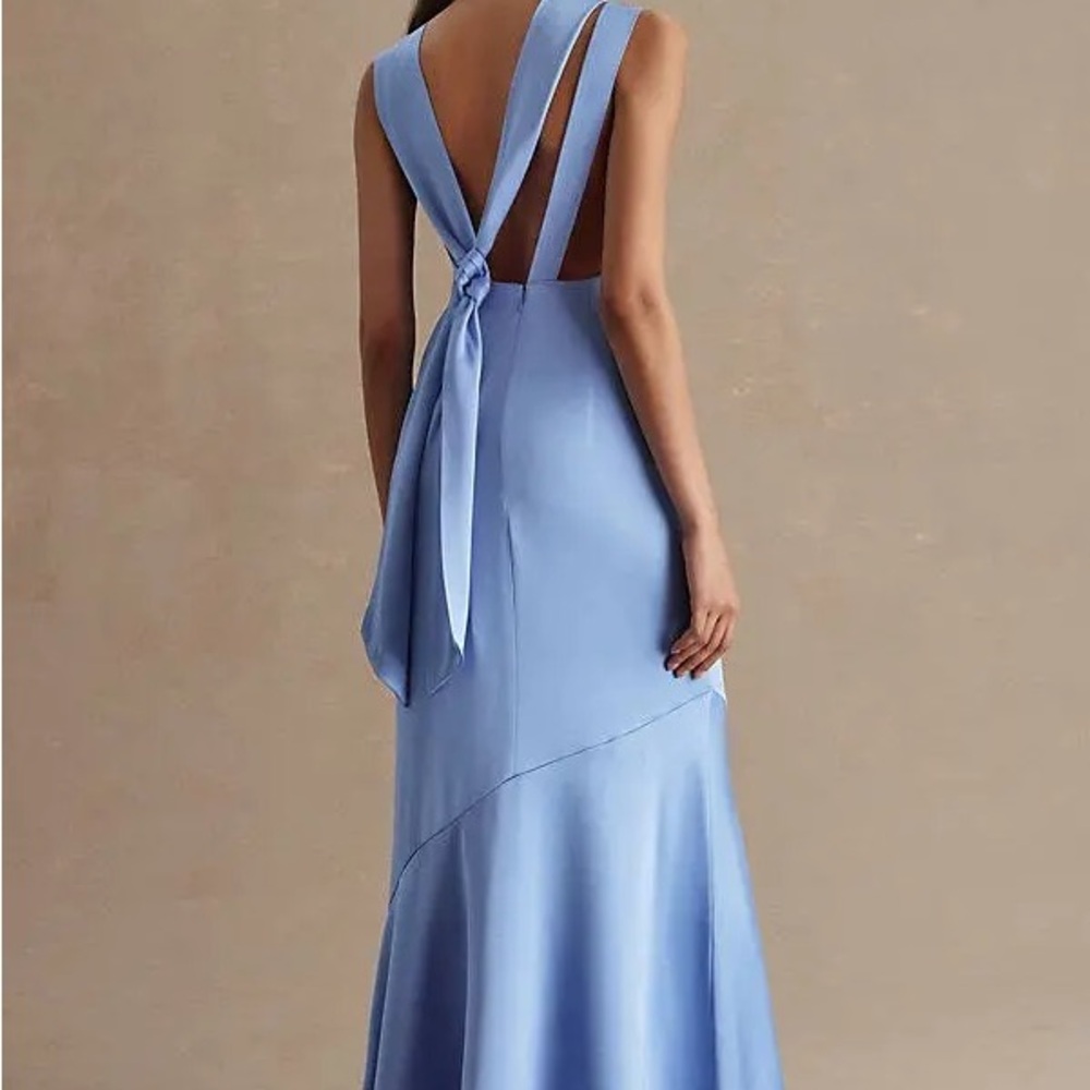 Elegant Sky Blue Backless Evening Gown - Picture 3 of 6